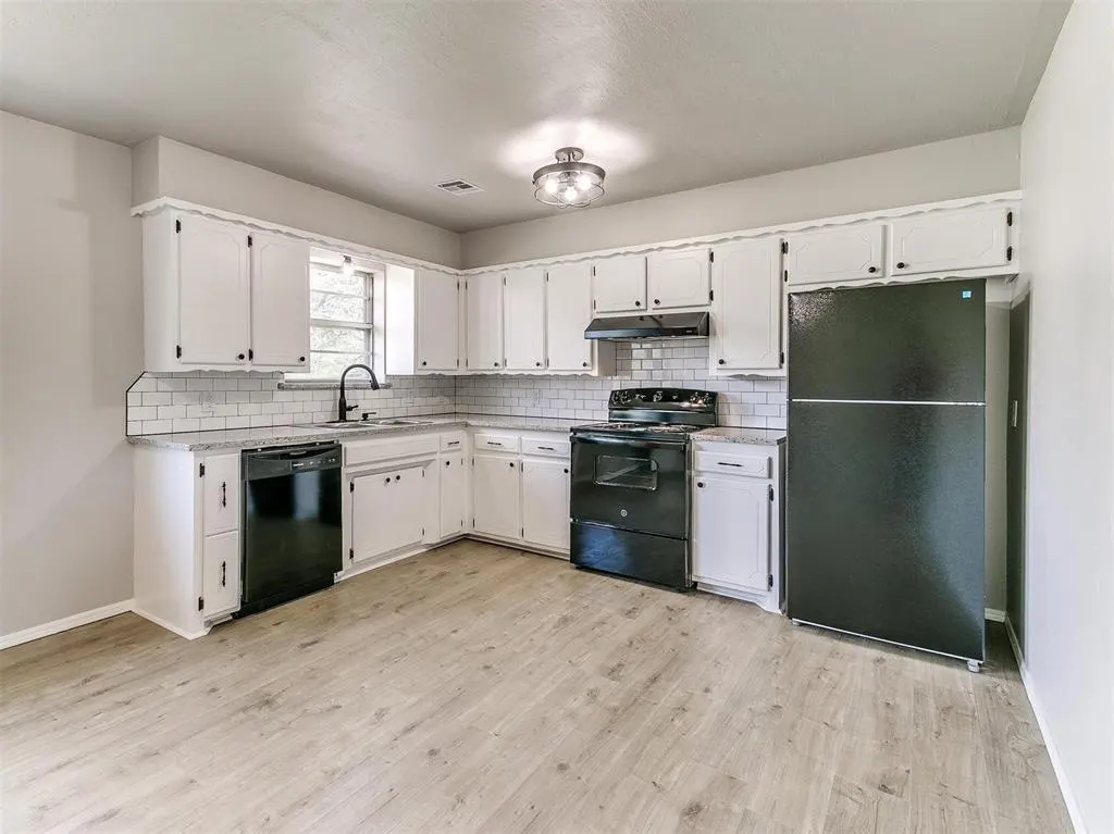Photo 32 — 502 N Oak Street, Chandler, OK 74834