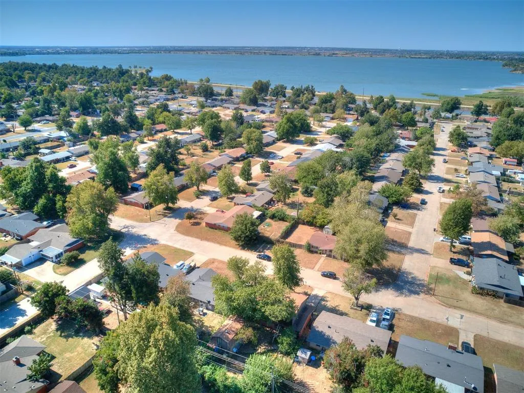Photo 4 — 3808 N Markwell Avenue, Bethany, OK 73008