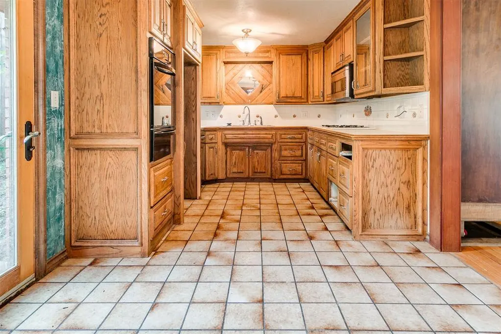 Photo 10 — 3808 N Markwell Avenue, Bethany, OK 73008