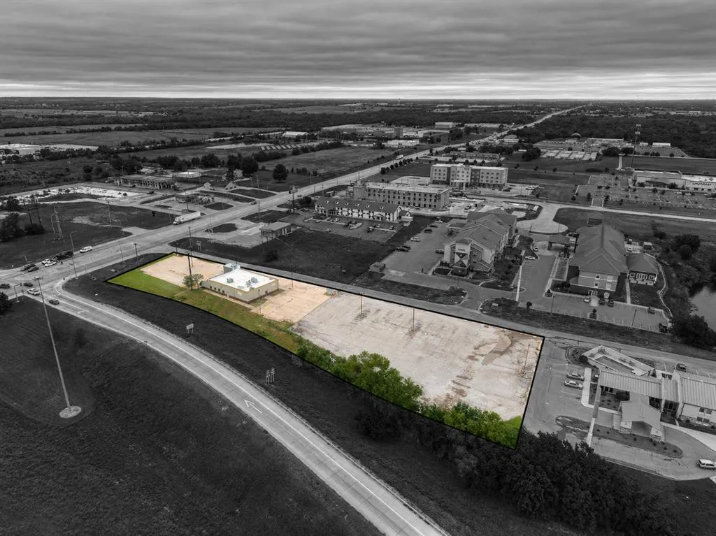 Photo 6 — 4903 N Harrison Street, Shawnee, OK 74804