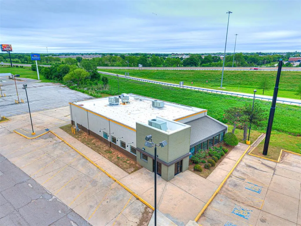 Photo 13 — 4903 N Harrison Street, Shawnee, OK 74804
