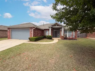 Sold home at 613 Applewood Street