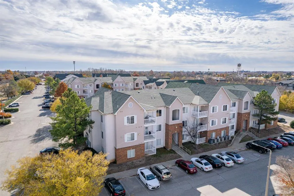 Photo 23 — 2200 Classen Boulevard 3125, Norman, OK 73071