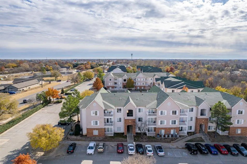 Photo 24 — 2200 Classen Boulevard 3125, Norman, OK 73071