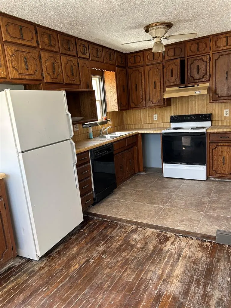 Photo 5 — 314 N Main Street, Thomas, OK 73669