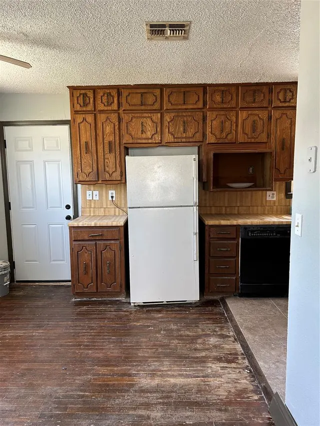 Photo 6 — 314 N Main Street, Thomas, OK 73669