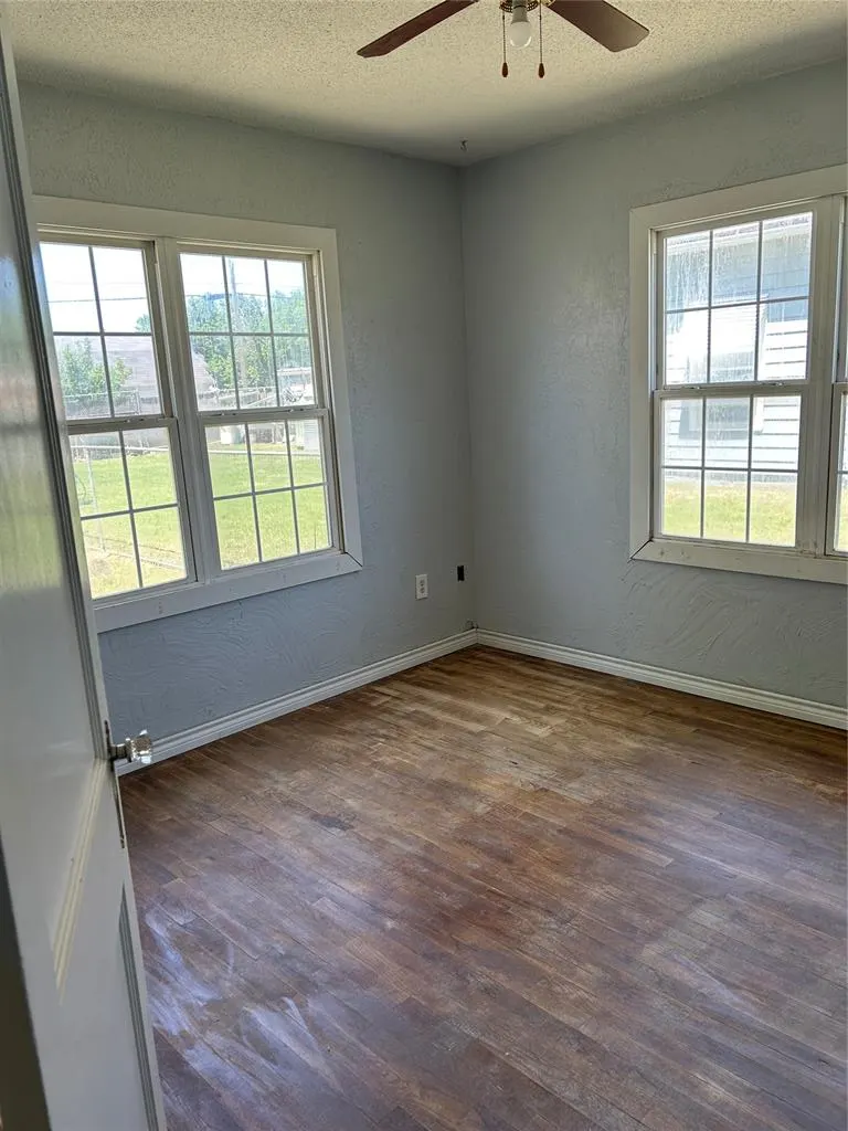 Photo 7 — 314 N Main Street, Thomas, OK 73669