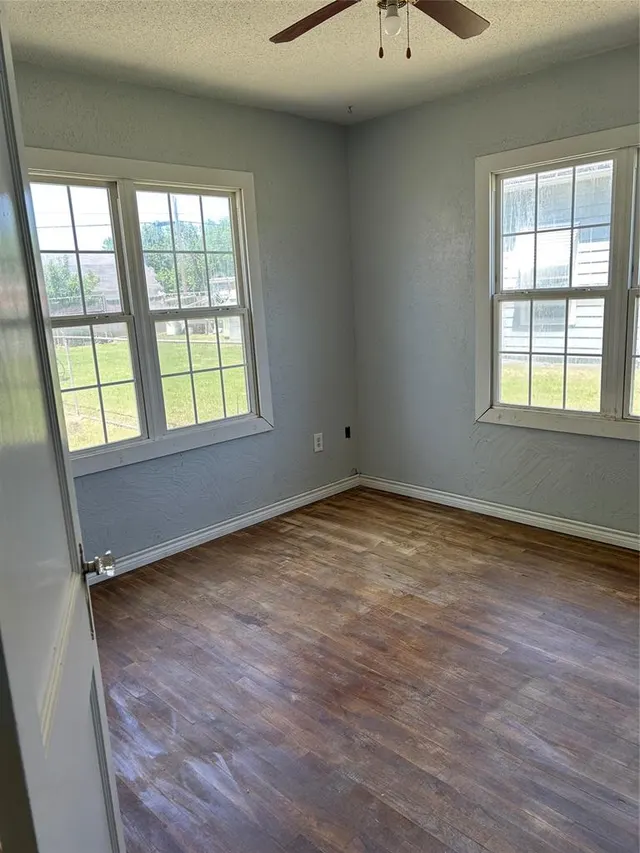 Photo 7 — 314 N Main Street, Thomas, OK 73669