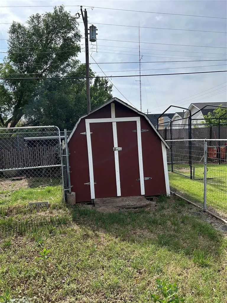 Photo 16 — 314 N Main Street, Thomas, OK 73669