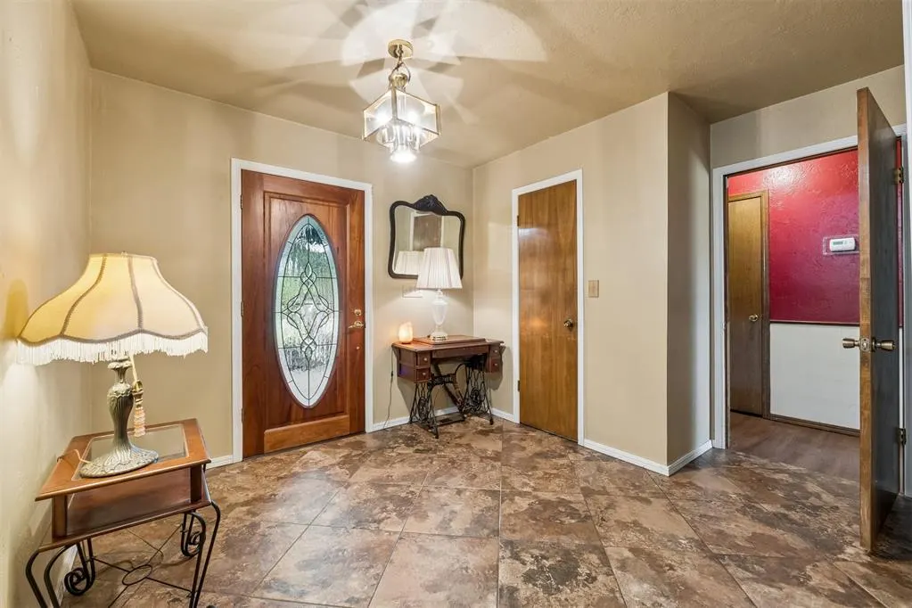 Photo 6 — 9400 S Sooner Drive, Oklahoma City, OK 73165