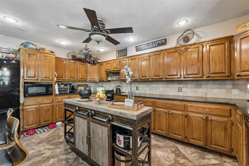 Photo 15 — 9400 S Sooner Drive, Oklahoma City, OK 73165