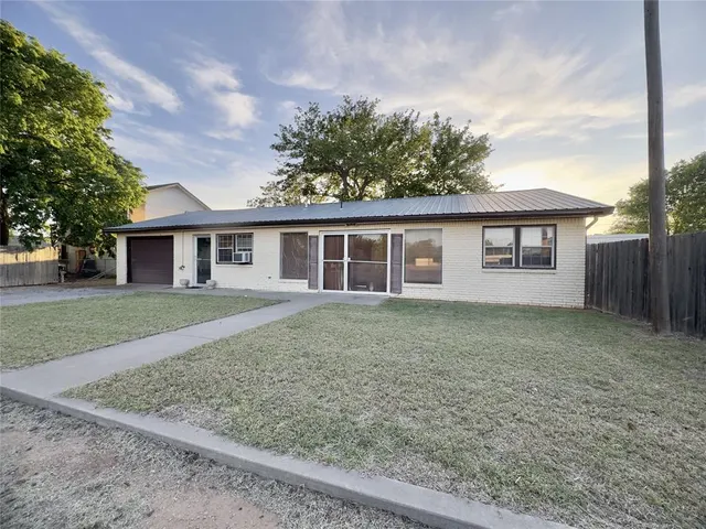 Photo 5 — 219 N Louis Tittle Avenue, Mangum, OK 73554