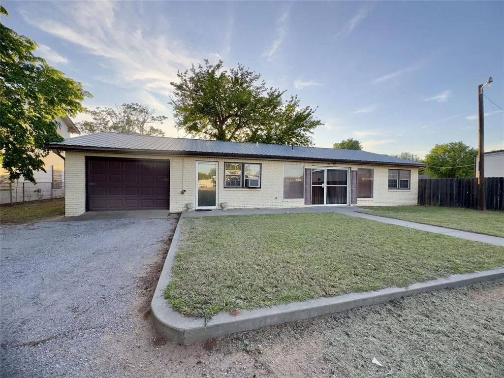 Photo 4 — 219 N Louis Tittle Avenue, Mangum, OK 73554