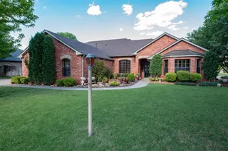 Sold home at 200 Foxridge