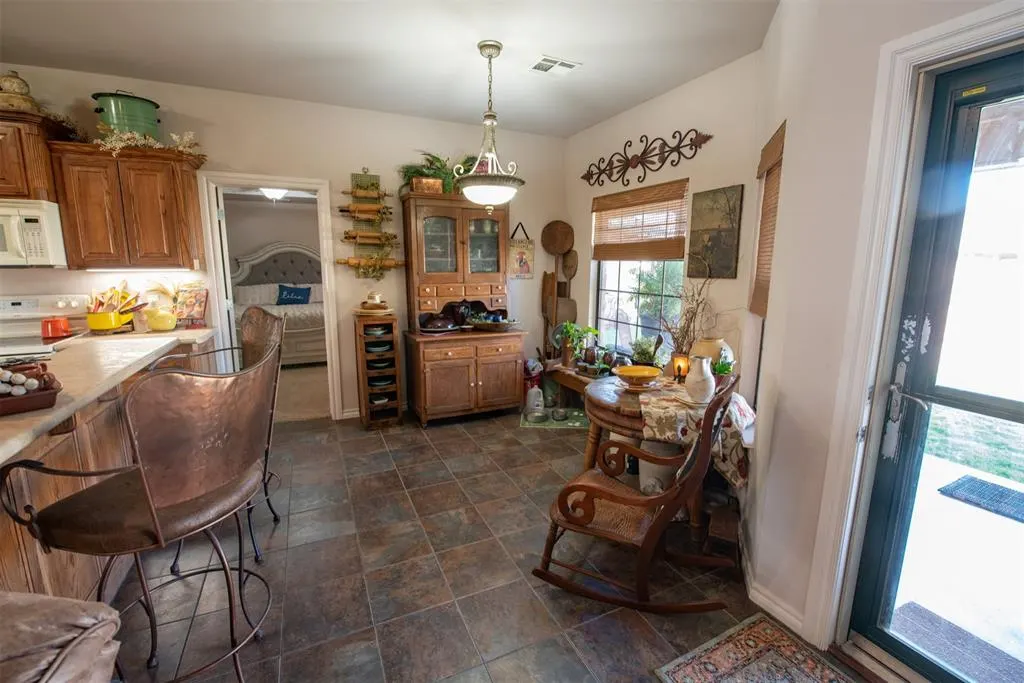 Photo 17 — 200 Foxridge, Elk City, OK 73644
