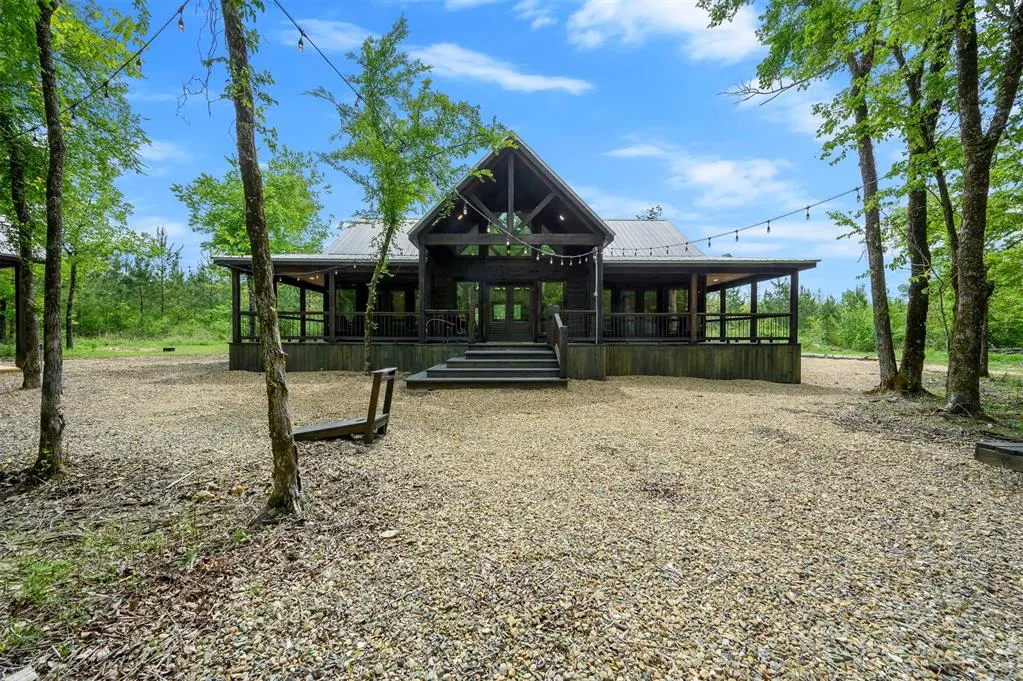 Photo 3 — 221 Red Holly Trail, Broken Bow, OK 74728