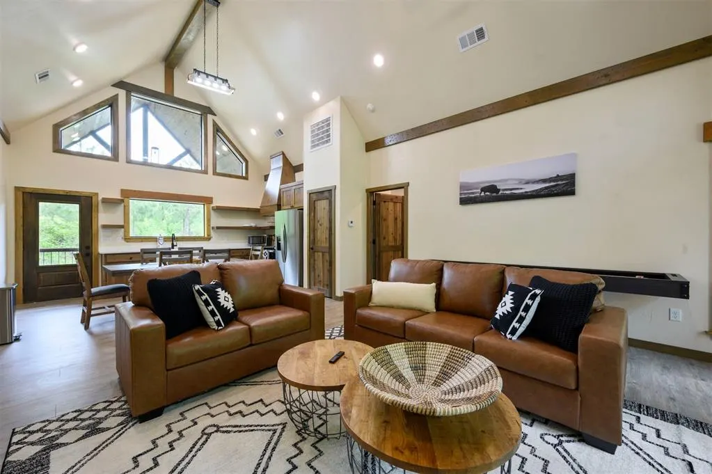 Photo 4 — 221 Red Holly Trail, Broken Bow, OK 74728