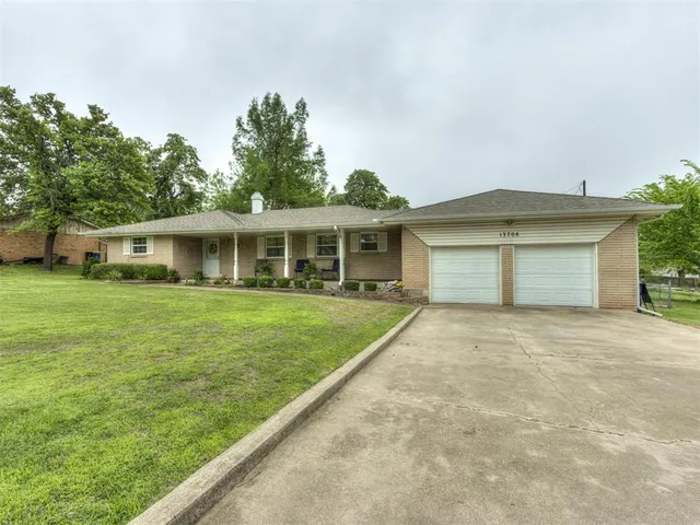 Photo 3 — 13708 NE 9th Street, Choctaw, OK 73020