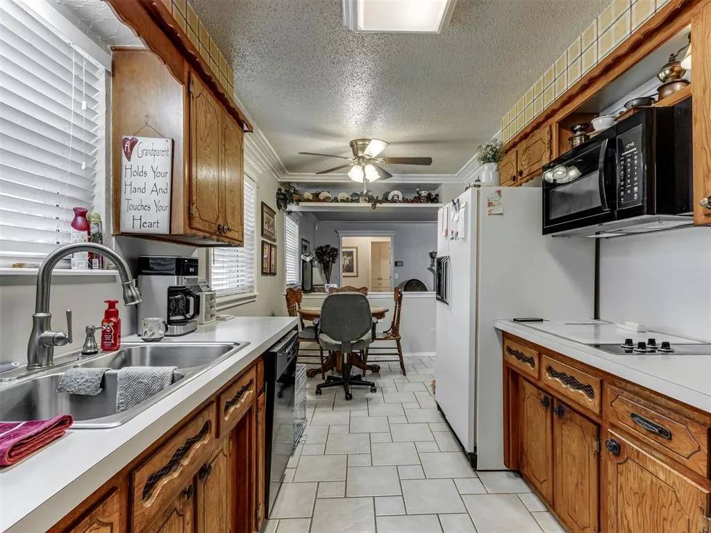Photo 18 — 13708 NE 9th Street, Choctaw, OK 73020