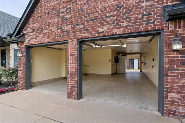Photo 2 — 305 E Richmond Terrace, Mustang, OK 73064