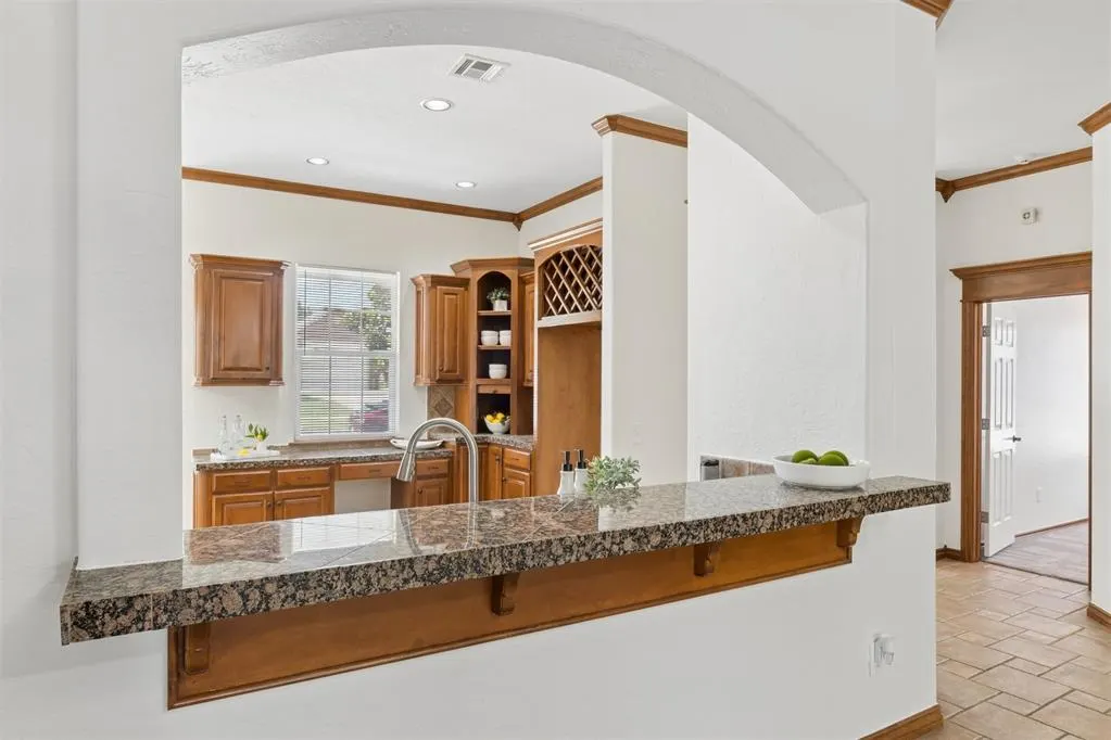 Photo 11 — 305 E Richmond Terrace, Mustang, OK 73064