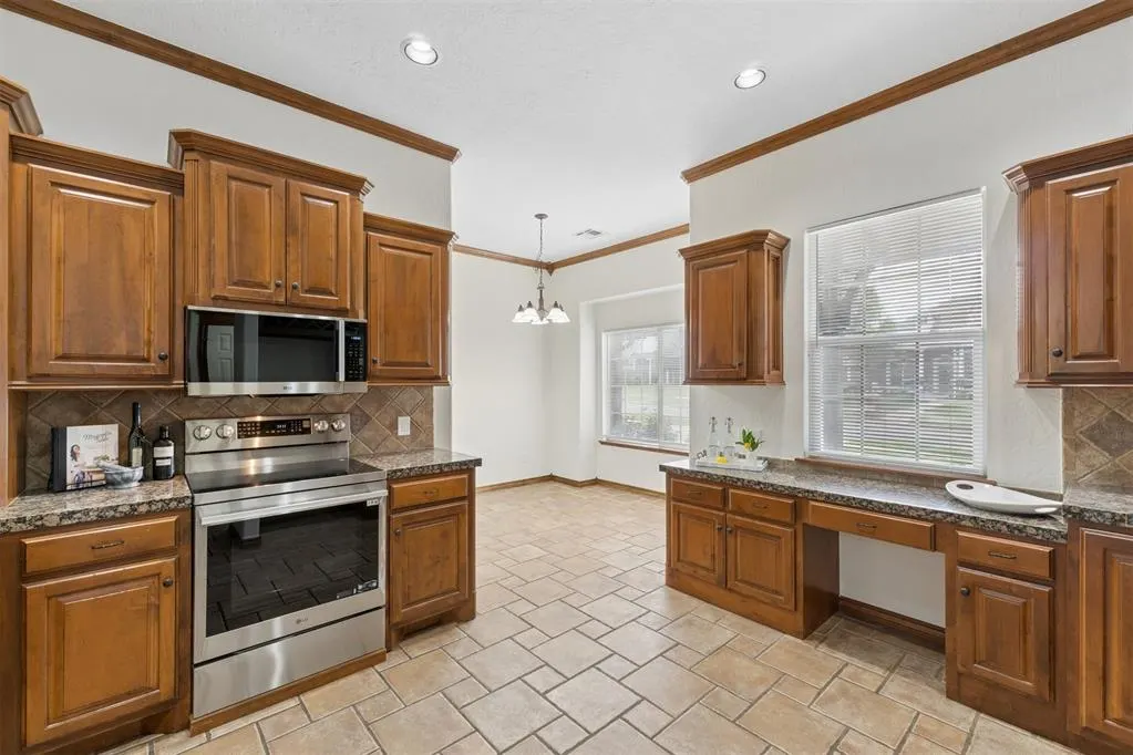 Photo 16 — 305 E Richmond Terrace, Mustang, OK 73064