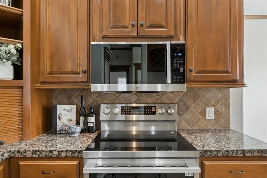 Photo 17 — 305 E Richmond Terrace, Mustang, OK 73064