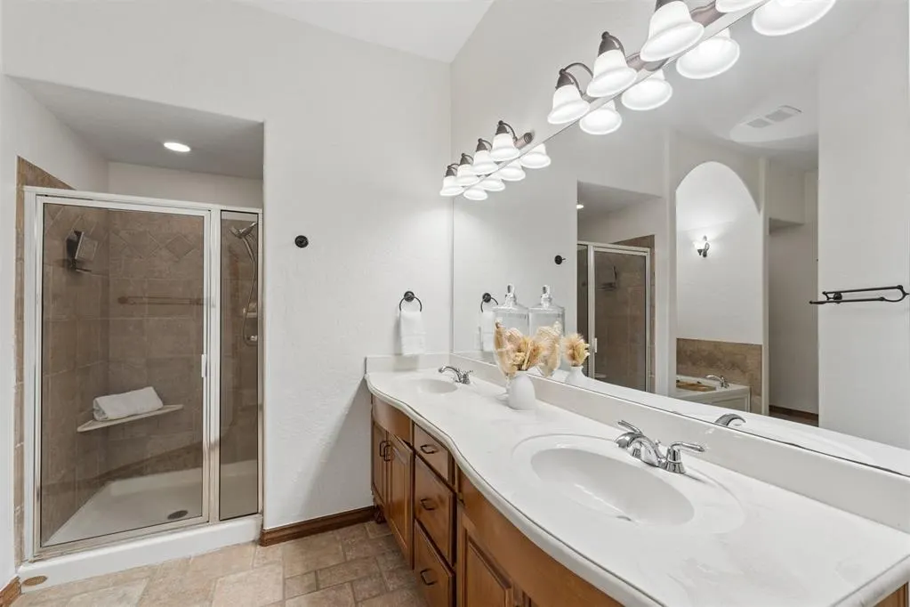 Photo 23 — 305 E Richmond Terrace, Mustang, OK 73064