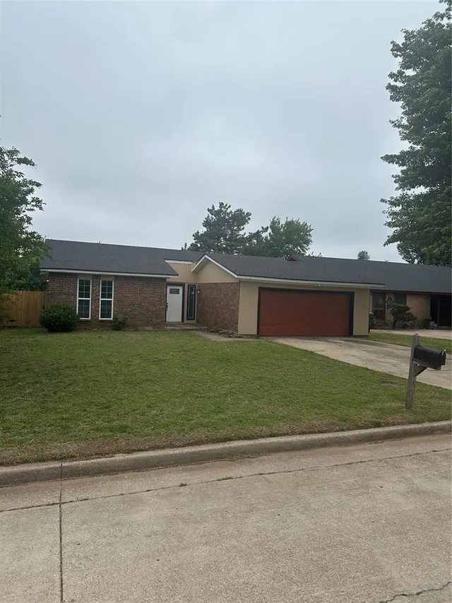 Front exterior — 1318 Alviola Avenue, Midwest City, OK 73110