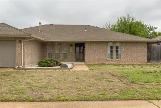 Sold home at 2904 Shadybrook Drive