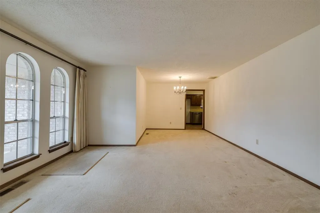 Photo 3 — 2904 Shadybrook Drive, Midwest City, OK 73110