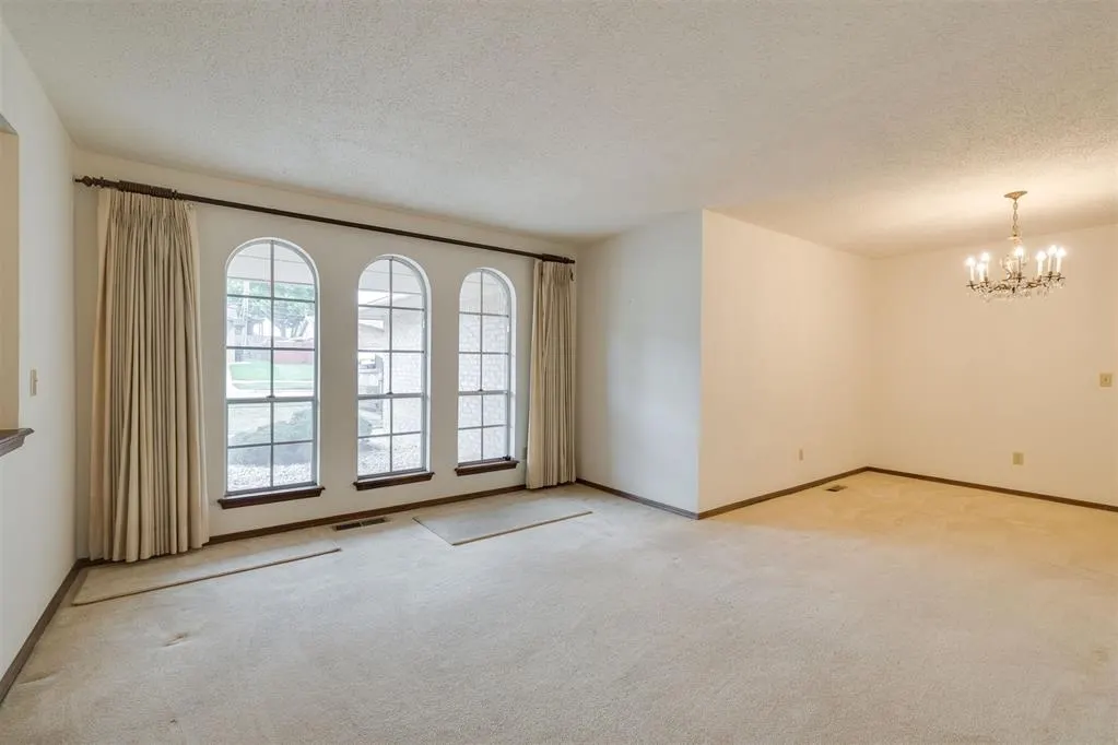 Photo 4 — 2904 Shadybrook Drive, Midwest City, OK 73110