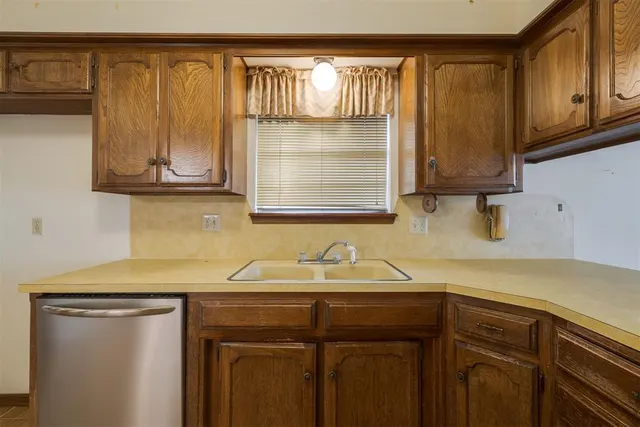 Photo 8 — 2904 Shadybrook Drive, Midwest City, OK 73110