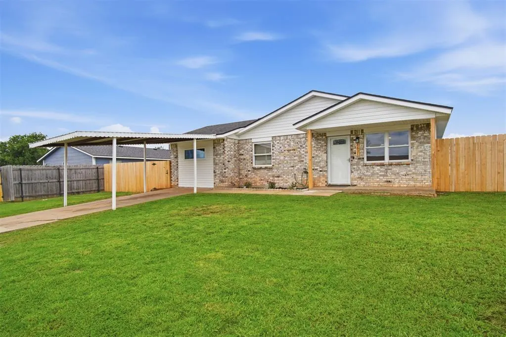 Photo 3 — 4631 SW J Avenue, Lawton, OK 73505