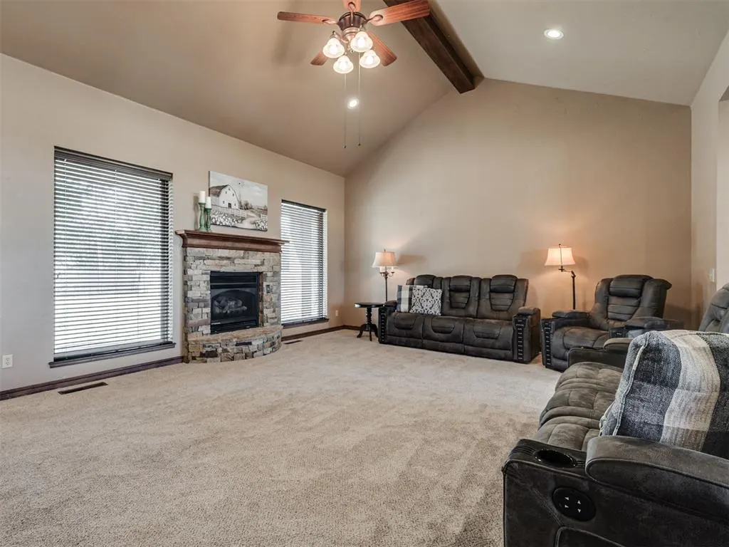 Photo 11 — 327 N Ash Street, Crescent, OK 73028