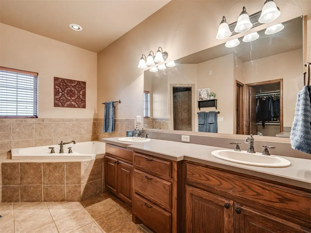 Photo 24 — 327 N Ash Street, Crescent, OK 73028