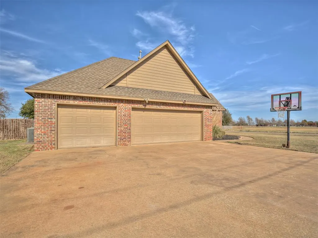 Photo 43 — 327 N Ash Street, Crescent, OK 73028