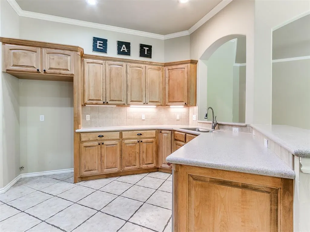 Photo 12 — 3201 Amberwood Court, Edmond, OK 73003