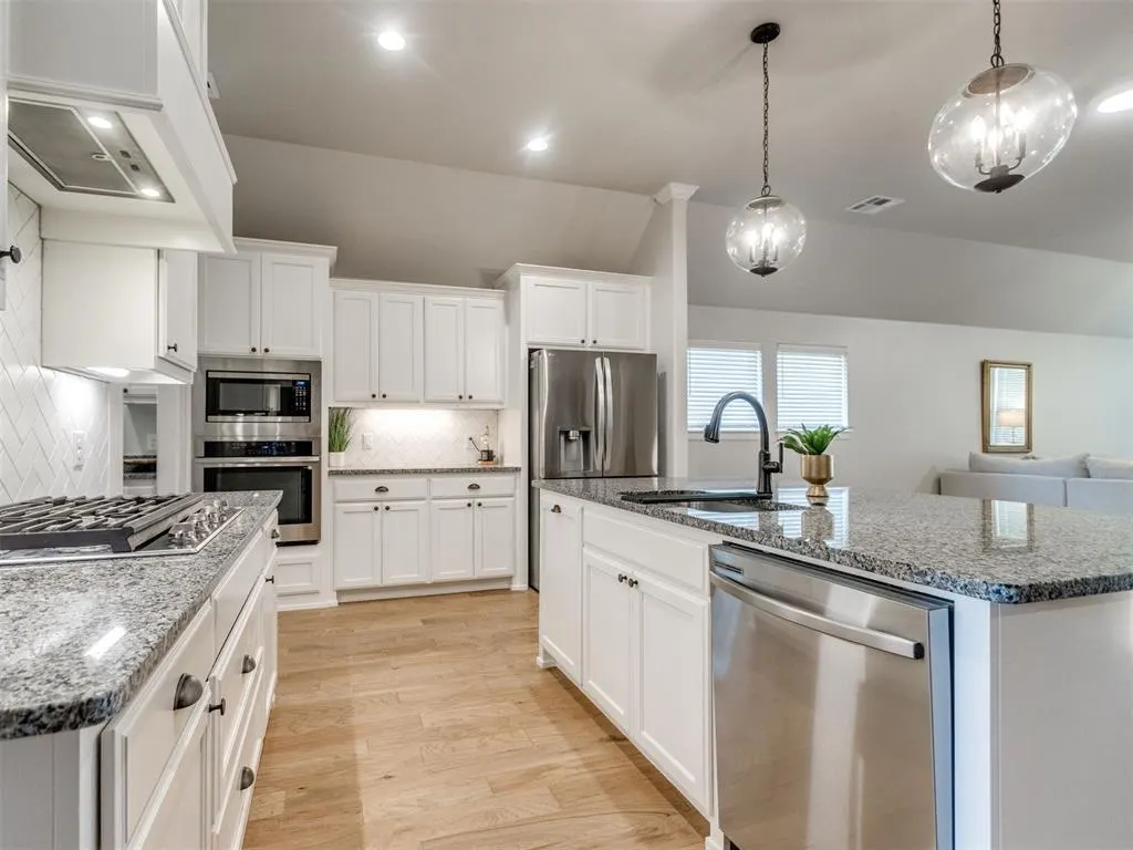 Photo 8 — 408 Tralee Lane, Yukon, OK 73099