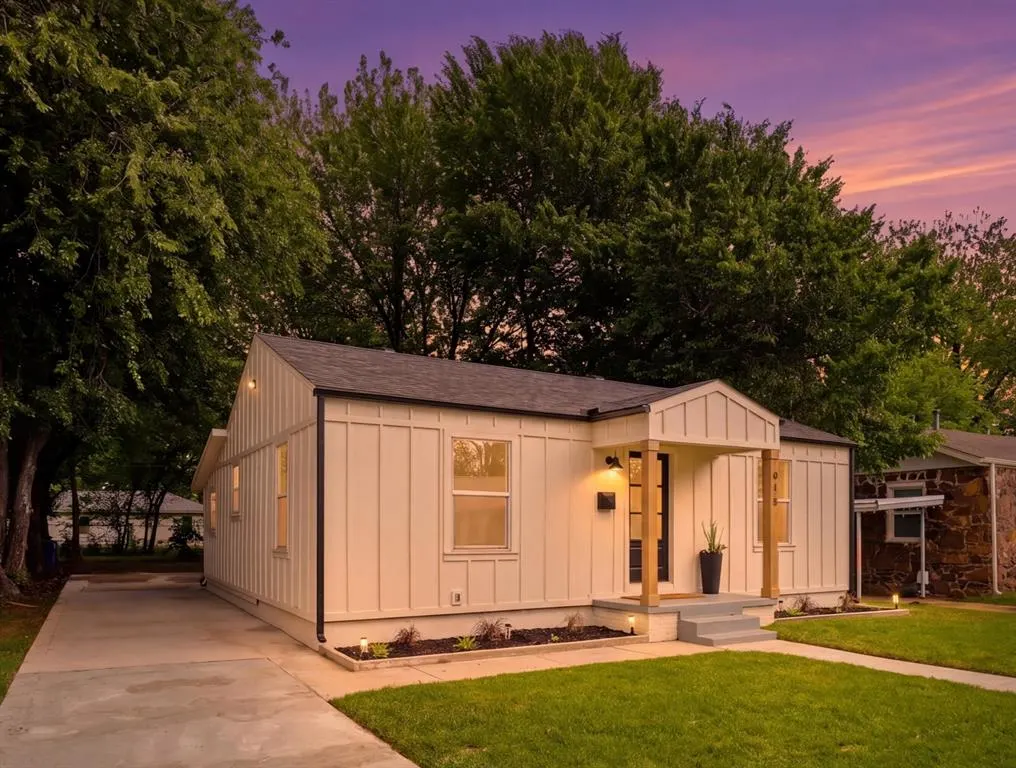 Photo 2 — 915 W Comanche Street, Norman, OK 73069