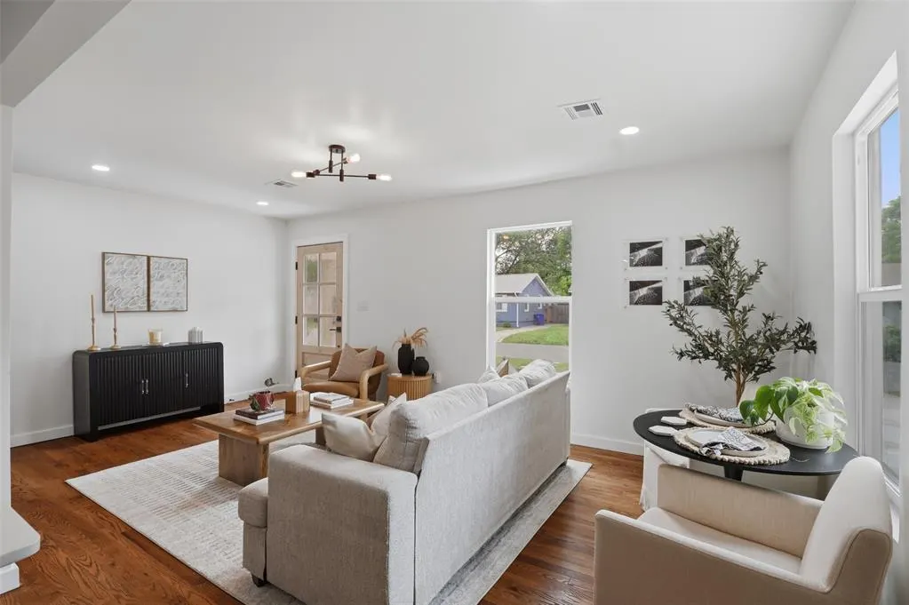 Photo 9 — 915 W Comanche Street, Norman, OK 73069