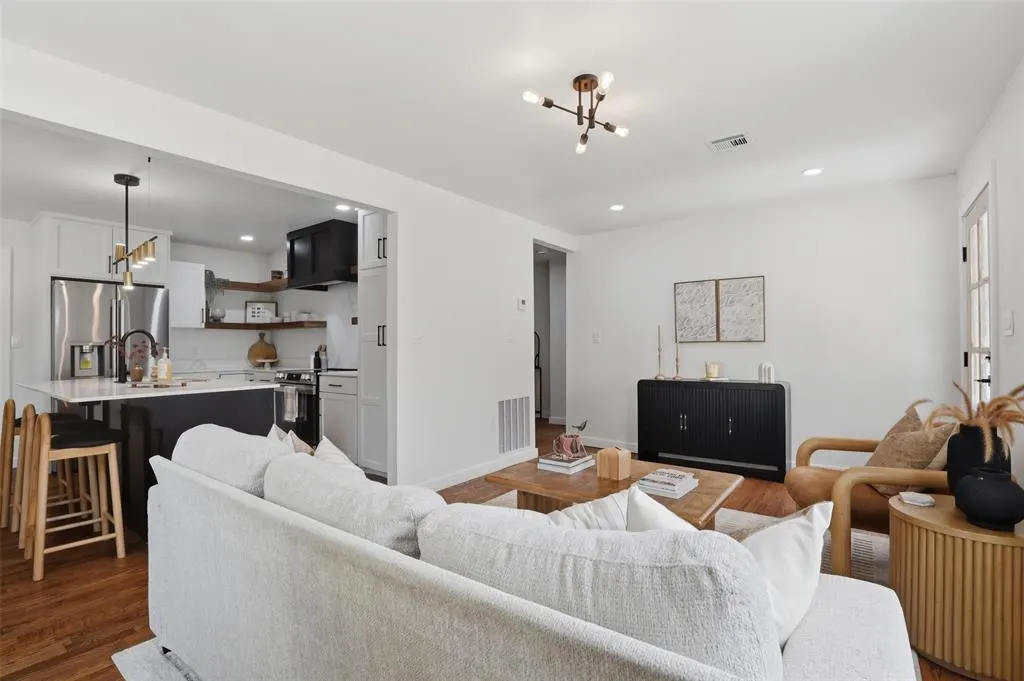 Photo 11 — 915 W Comanche Street, Norman, OK 73069
