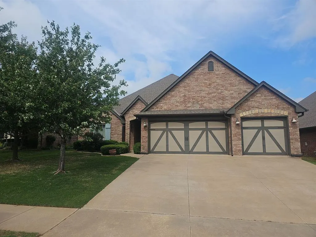 Front exterior — 3317 Lakeshire Ridge Way, Edmond, OK 73034