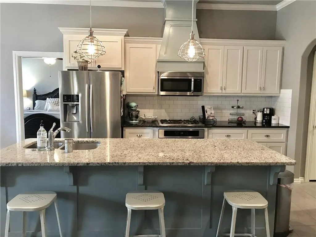 Photo 5 — 3317 Lakeshire Ridge Way, Edmond, OK 73034