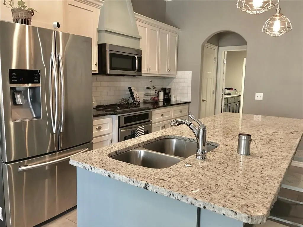 Photo 7 — 3317 Lakeshire Ridge Way, Edmond, OK 73034