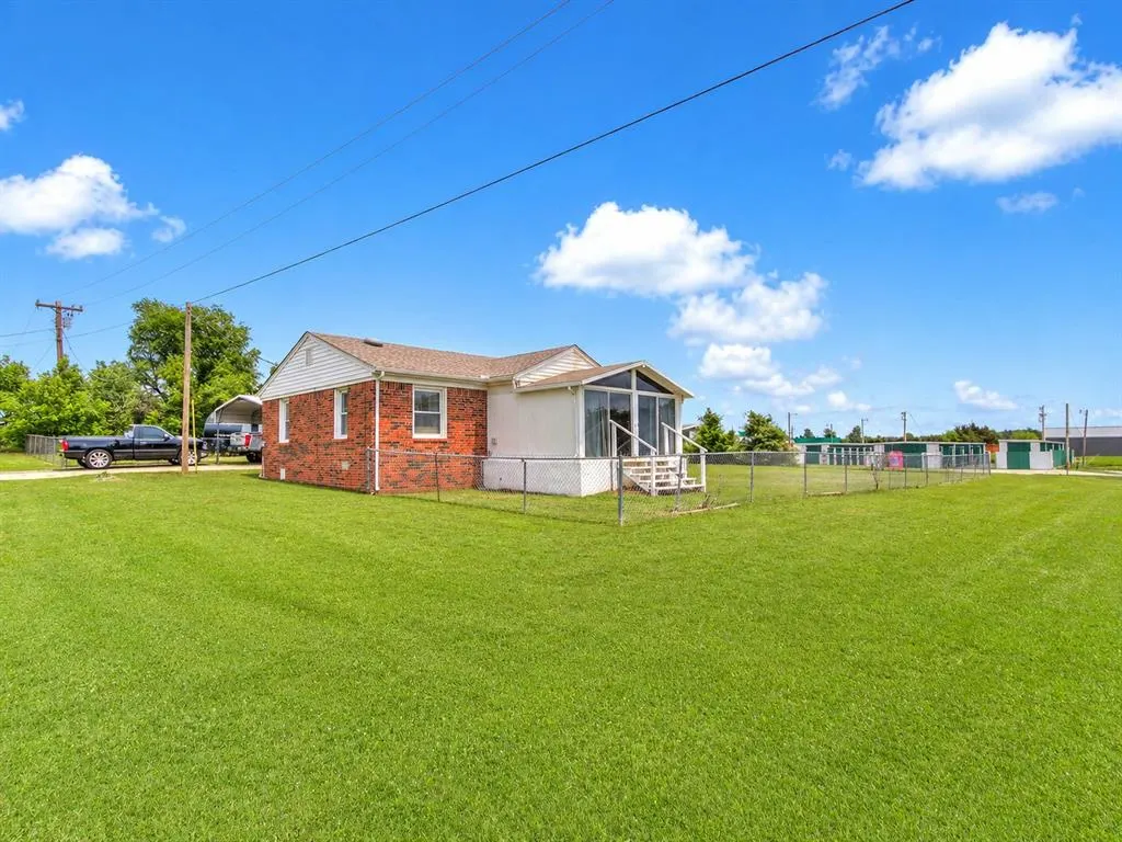 Photo 2 — 20901 S Florence Street, Newalla, OK 74857