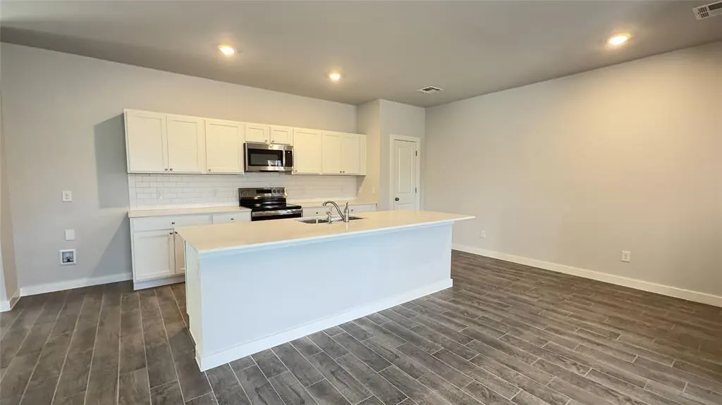 Photo 3 — 17024 Buck Circle, Newalla, OK 74857