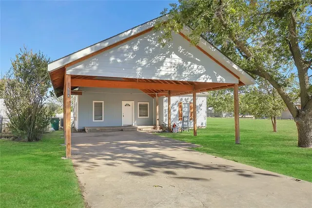 Photo 2 — 508 N Elm, Granite, OK 73547