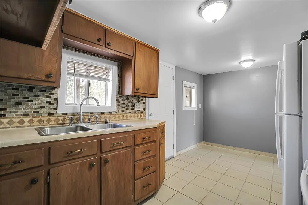 Photo 10 — 508 N Elm, Granite, OK 73547