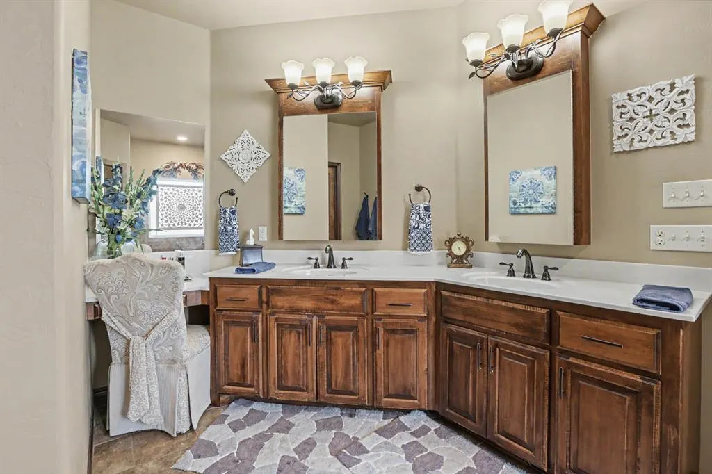 Photo 16 — 301 Meadow Lark Lane, Blanchard, OK 73010